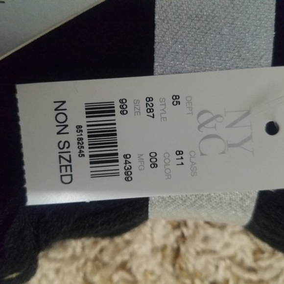 NEW New York & Co Black Gloves and Scarf Set - Picture 2 of 4